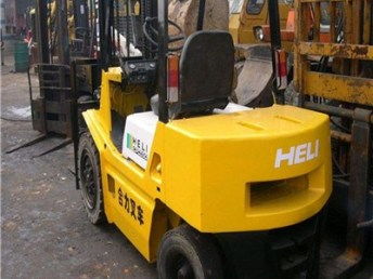 沙頭角5噸叉車(chē)出租與大型機(jī)器吊裝服務(wù)詳解